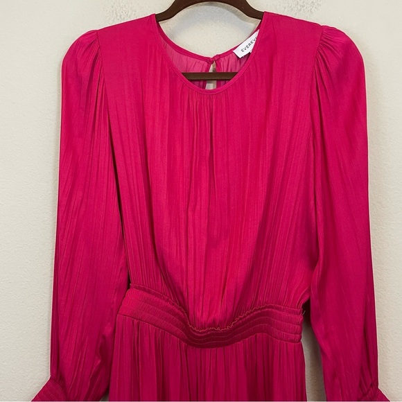 EVEREVE‎ Satin Pleated Long Sleeve Tiered Mini Dress Raspberry Pink Size Small - Picture 5 of 11